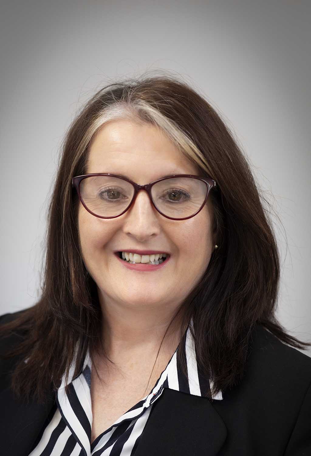 Yvonne Fanning - Senior Legal Executive - Hanlon and Co Solicitors, Dublin